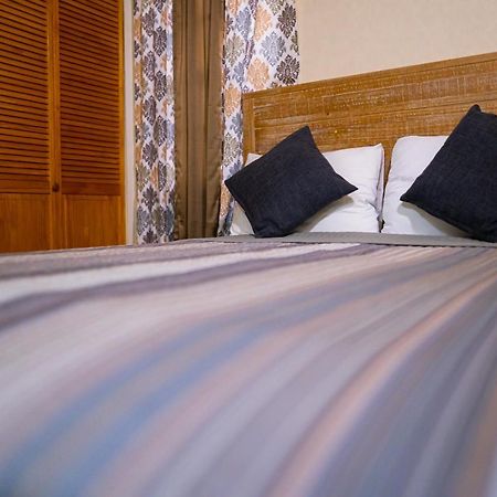 Connie'S Comfort Suites St. John's Екстер'єр фото