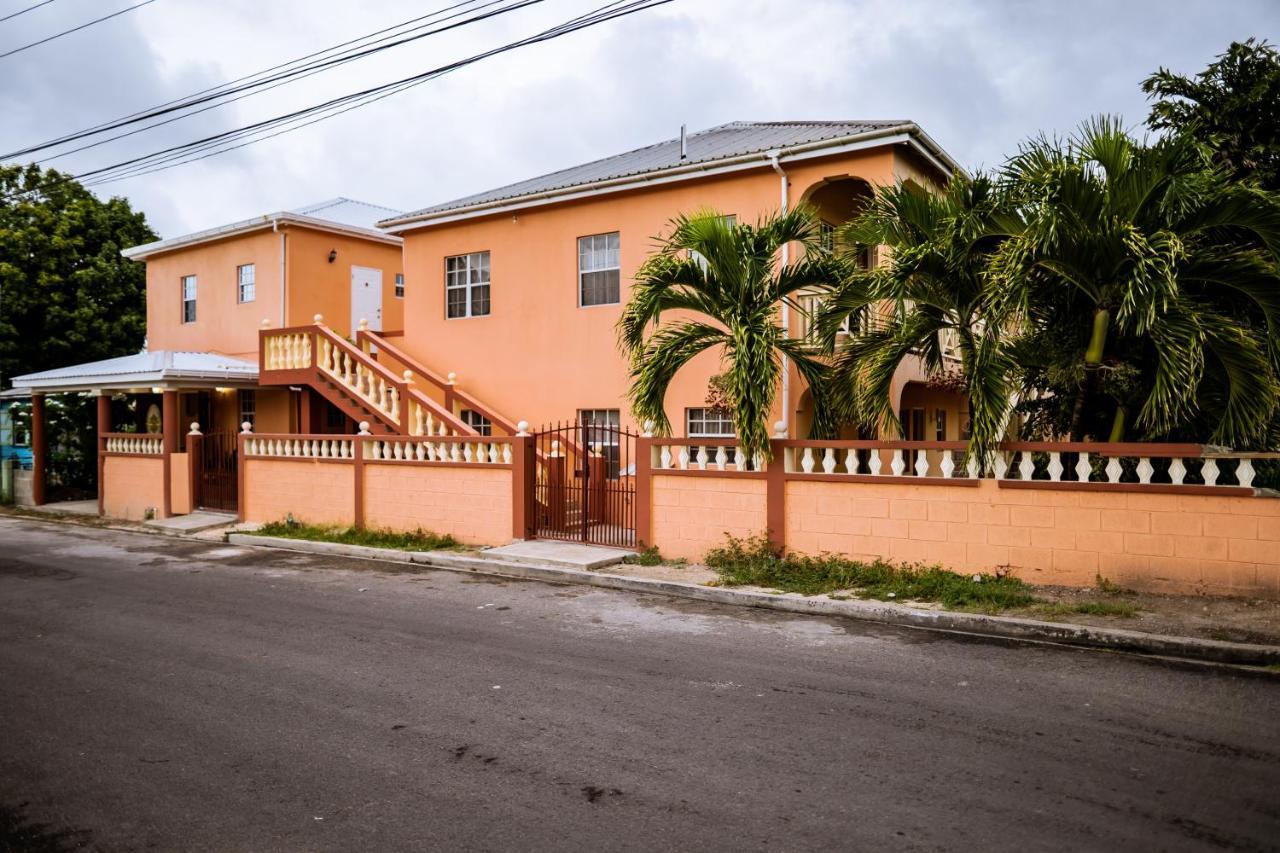 Connie'S Comfort Suites St. John's Екстер'єр фото