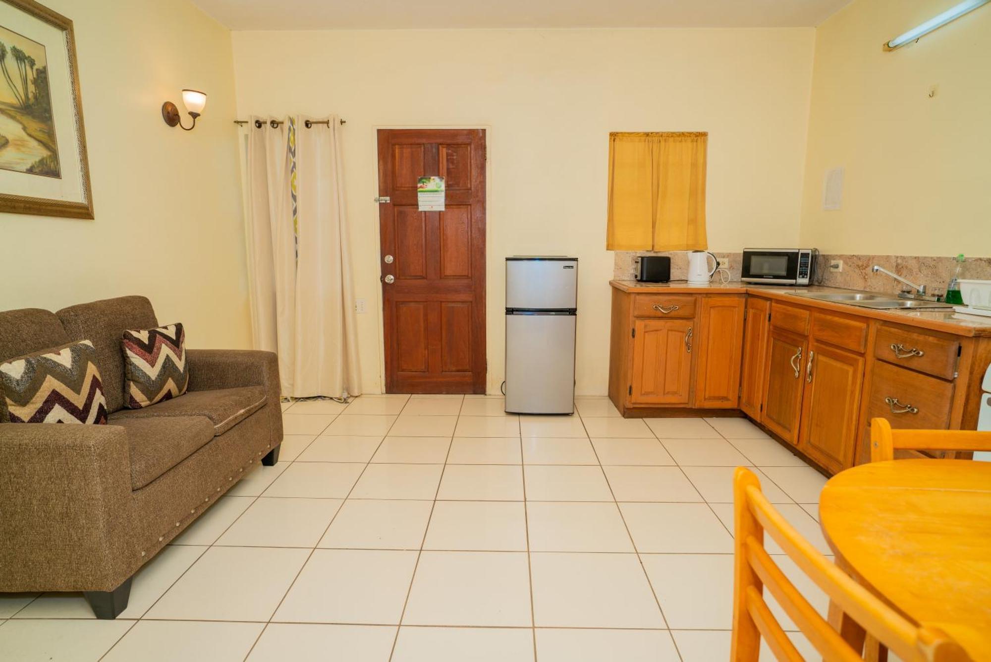 Connie'S Comfort Suites St. John's Екстер'єр фото