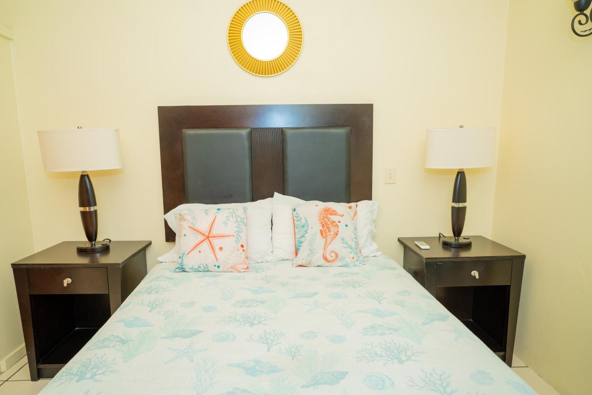 Connie'S Comfort Suites St. John's Екстер'єр фото