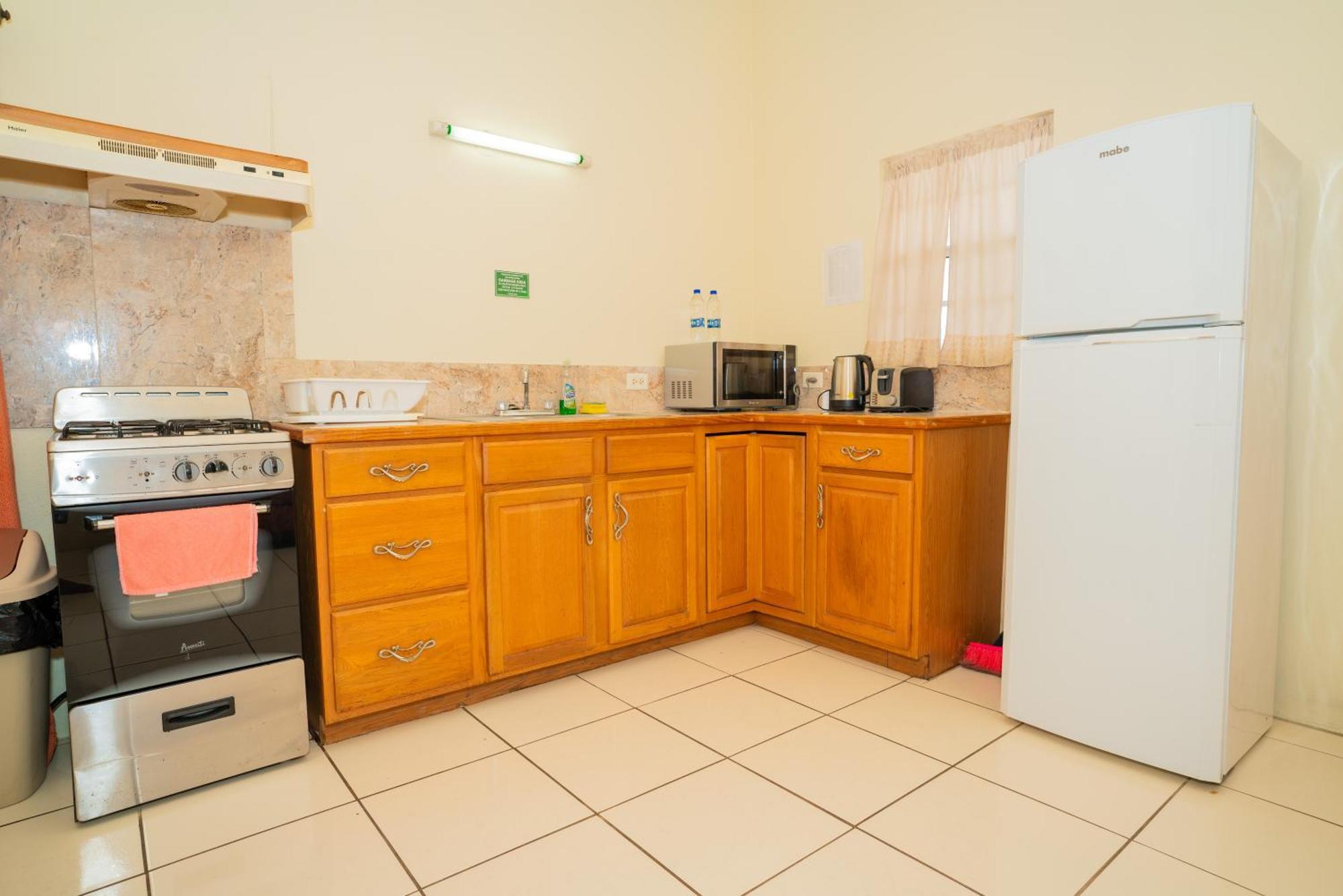Connie'S Comfort Suites St. John's Екстер'єр фото
