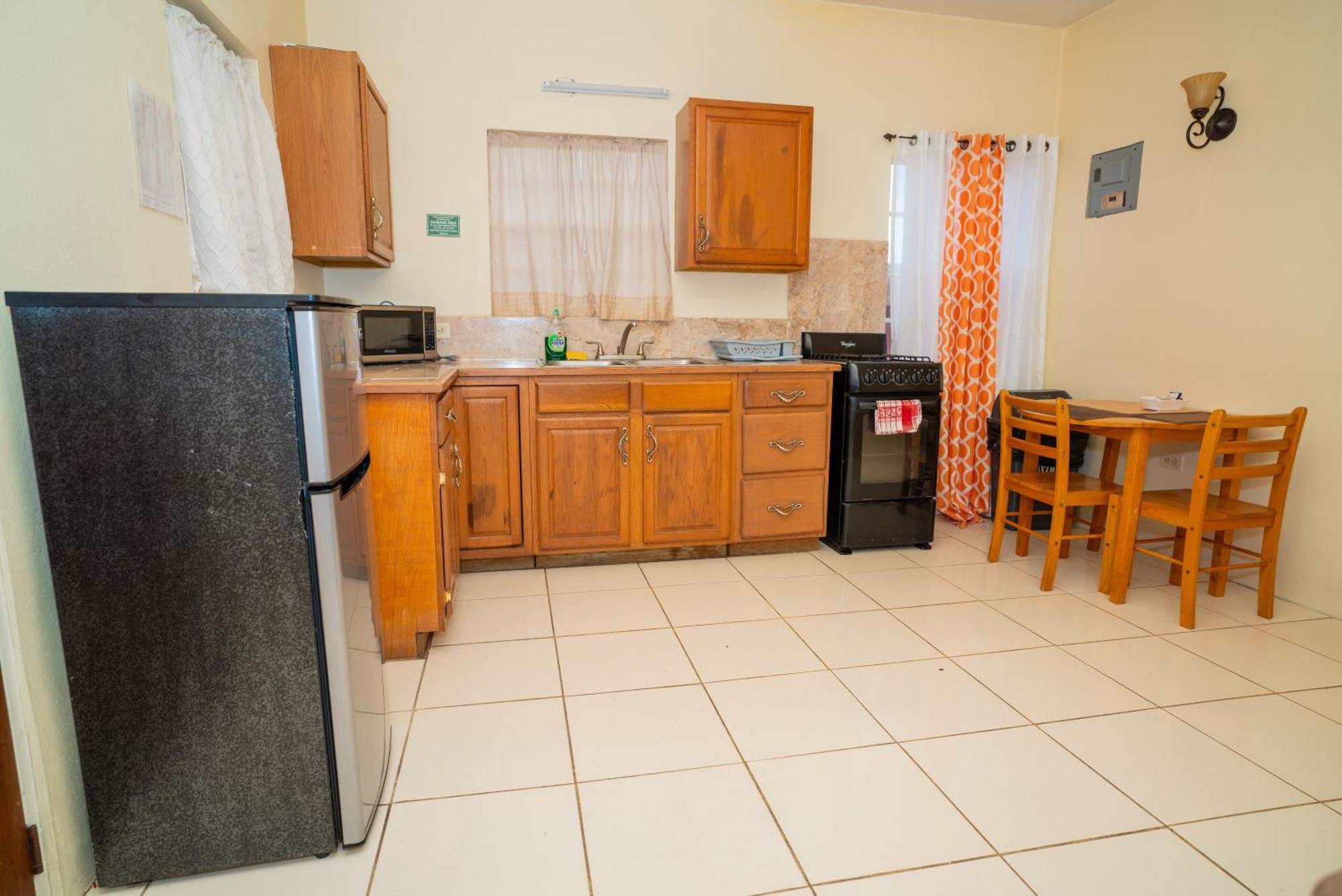 Connie'S Comfort Suites St. John's Екстер'єр фото