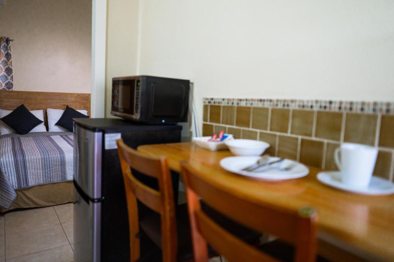 Connie'S Comfort Suites St. John's Екстер'єр фото